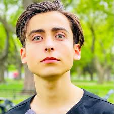 Aidan is #2 on imdb's top 10 breakout stars of 2020 and #7 on imdb's aidan was #1 on imdb for 2 weeks in a row and #2 for the 3rd week following the release of season 2 of the umbrella. Aidan R Gallagher Aidanrgallagher Instagram Photos And Videos