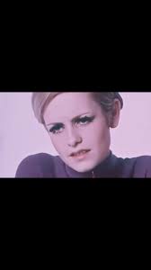 Woody Allen tries to belittle Twiggy...