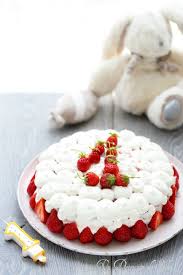 Gateau D Anniversaire Chocolat Banane Fraise Et Glacage Au Yaourt Un Dejeuner De Soleil Gateau Anniversaire Chocolat Gateau Anniversaire Gateau