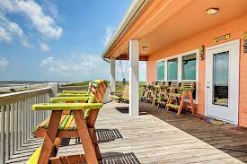 Read verified pet policies and get help from our canine concierge! Beachfront Crystal Beach Home W Deck Patio Has Wi Fi And Washer Updated 2021 Tripadvisor Crystal Beach Vacation Rental