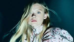 Zara x Kate Moss: Diese exklusive Kollab wird das Mode-Highlight für die  Party Season