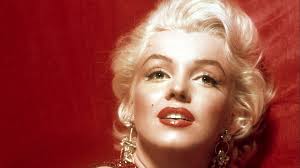 Based on a classic bob hairstyle , but accented with incredibly blonde hair color and the incredible curls. Photography Celebrities Marilyn Monroe Movie Star Beauty Curly Hair Short Hair Wallpaper Celebrities Wallpaper Better