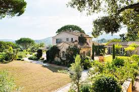 8 Villas A Louer Cet Ete Sur Airbnb Villa A Louer Les Plus Belles Maisons Belle Maison