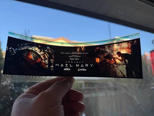 Fotograma de la película Proyecto Salvación en película analógica de 70mm IMAX tras proceso film-out