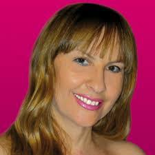 Laura Savelli's Instagram, Twitter & Facebook