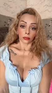 Juanita Box's Instagram, Twitter & Facebook