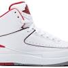 Kể từ khi ra mắt vào năm 1975 cho tới nay, trải qua hơn 30 năm hình thành và phát triển, nike jordan luôn là một thương hiệu sneaker được giới trẻ ưa thích. 1