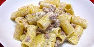 Il tartufo nero, la salsiccia e il grana padano riserva, che danno vita a un connubio perfetto per un primo piatto impeccabile da servire il giorno di natale ai vostri ospiti. Pasta Alla Norcina Liberi Nel Mondo