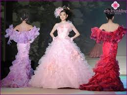 Play with friends or solo across a variety of game modes in under three minutes. Kleidung Fur Die Hochzeit Von Yumi Katsura Ungewohnliche Brautkleider Braut Brautkleid