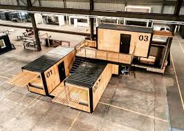 Container House Insere Who Else Wants Simple Step By Step Plans To Design And Build A Container Home Fr Contenaire Maison Contener Maison Maison Architecte