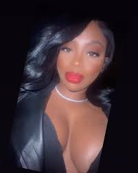 It’s always all black, 🖤black car, black card and In my city looking every  bit of good. 💋