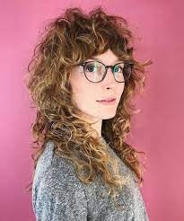 50 Shag Haircuts Worth Trying This Season Julie Il Salon Curly Shag Haircut Long Curly Shag Haircut Shag Haircut