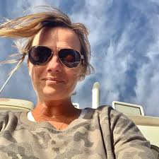 Restaurant near Bean Point with parking