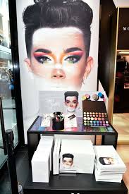 Ahead, find out exactly what james charles looks like without makeup (but probably still with microblading, lash extensions, and facetune). Make Up Artist Influencer James Charles Opens Up About Beauty Career And Bullies Abc News