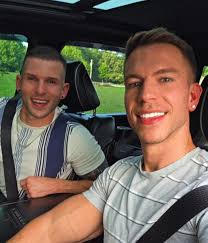 First Friday date night with this cutie, pride month edition 😘🏳️‍🌈  @ssimcox Cheers to finding love in a hopeless place 🥂 💕