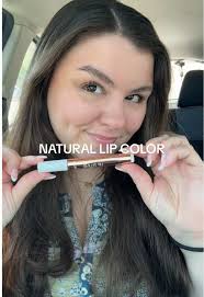 Can you guess what shade I’m wearing??✨💜 @tarte cosmetics #tarte  #maracujajuicylip #tartemaracujajuicylip #naturalmakeup