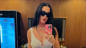 Katy Perry’s Teeny Tiny Romper Rides Up Her Thighs on Stage