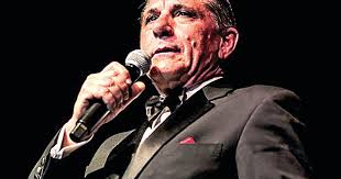 Tony Sands pays tribute to Frank Sinatra