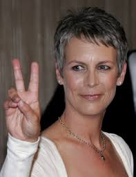 How to style hair like jamie lee curtis may 2021 the sharp, witty actress who starred in such classics as _halloween_, the _trading places_ and _the fog_, also happens to have one of the most recognizable heads of hair in hollywood. Jamie Lee Curtis Short No Fuss Hairstyle For Silver Grey Hair