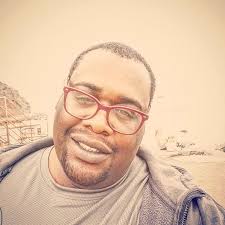 Brandy recently shared in an interview that she wants to do a joint tour or  residency with Monica.