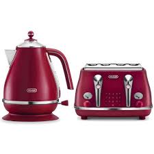 De Longhi Elements Kettle And Four Slice Toaster 645 Brl Liked On Polyvore Featuring Home Kitchen Small Kitchen Appliances Small Appliances Red Toaster