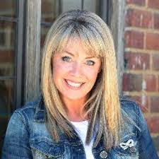 Tina Hackett's Instagram, Twitter & Facebook