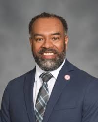 Antonio Riggins's Instagram, Twitter & Facebook