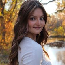 emily mott (@emilymott21)