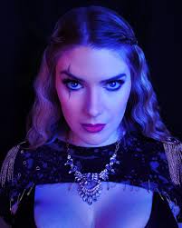 Since ya'll dug the last picture from this shoot, (If you missed it, see my  video about what it did to my Spotify streams…😅) I decided to serve up  some Rockstar Energy