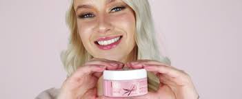 Amazon.com : ANAI RUI Rose Facial Mask, Deep Cleansing, Clay Mask with  Kaolin Pink Clay, Gifts for Women, Niacinamide, Collagen, Hyaluronic Acid  for Moisturizing & Smooth Skin, Pores Minimizers, 4.23 Oz :