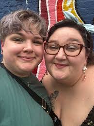 Amber Dunlevy's Instagram, Twitter & Facebook