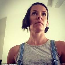 An unexpected journey in wellington, new zealand on tuesday. Evangeline Lilly Goes Through A Shocking Transformation As She Shaves Her Head On Instagram Daily Mail Online