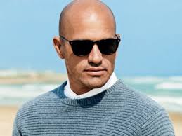 Good Guy Kelly Slater Is At It Again