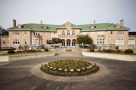 Lovely hotel , lovely friendly people felt like part of the family will certainly be back, breakfast was great, the hotel is so close to everything, room clean best nights sleep in ages slept right through ( i suffer. Pink Palace Secret Memphis Daily News