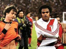 Y es que en el último entrenamiento en la granja comary, sede de brasil en el estado de río de janeiro, el. Seleccion Peruana El Dia Que La Blanquirroja Controlo Las Leyes De La Naranja Mecanica En Una Copa Del Mundo Peru Vs Holanda 1978 Mundial Argentina 78 Historias Fifa Futbol Peruano Depor