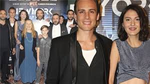Yönetmen sinan çetin 1963 van doğumludur. Sinan Cetin In Oglunun Filmi New York In New York U Yalnizca 665 Kisi Izledi Son Dakika