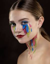 Pesona kreator dan editor cantik Model Salata Hara