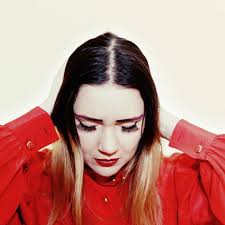 PREMIÄR: Annie Angel