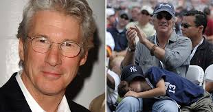 Richard Geres son Homer är pappa upp i dagen