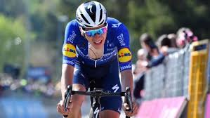 Aktualnie joao almeida zajmuje 6 miejsce w klasyfikacji generalnej wyścigu giro d'italia 2021. Espanhois Sem Duvidas Joao Almeida Demonstra Que Lefevere E Deceuninck Cometeram Um Grande Erro Giro Jornal Record
