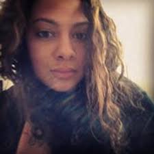 Julie Kindred's Instagram, Twitter & Facebook