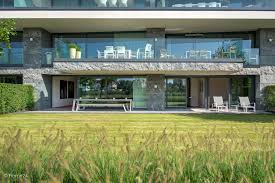Discover luxurious living with these elegant and breathtaking apartments for sale in knokke. Ventes Appartement T3 F3 Knokke Heist La Reserve Tuinappartement Frontaal Zicht Op Het Zegemeer Christophe Colpaert Exclusive Properties