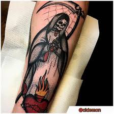 Santa Muerte Tattoo Stile Mistosanta Muerte Tattoo 8211 Culto Significati E Idee Tatuaggio Tatuaggi Maschili Idee Per Tatuaggi Santa Muerte