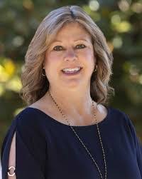 Laura Mehl's Instagram, Twitter & Facebook