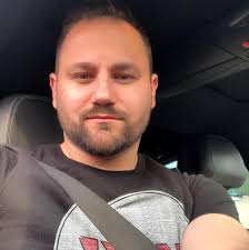 MY SPACE” Nekretnine prodaju trosoban stan u Sarajevu, općina Novi Grad,  naselje Vojničko polje u ulici Ramiza Salčina. Stan je površine 69,50 m2 i  nalazi se na IV spratu stambene zgrade sa