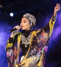 Oh bulan, oh bulan, oh bulan, oh bulan oh bulan enggan melayan diriku lagi pabila air mata. Yuna Singer Wikipedia