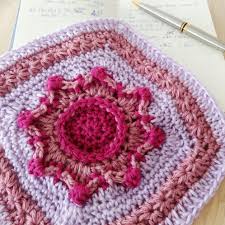 Pattern for use by kind permission of wendy hinson. Sun And Stars Free Granny Square Pattern Crochet Cloudberry