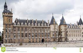 Registramos nossos agradecimentos ao tjsp, 1º ri da comarca da capital do estado de são paulo, e todos que participaram direta ou indiretamente deste projeto. Conciergerie Palace Of Justice In Paris France Stock Image Image Of Palais Construction 80339299