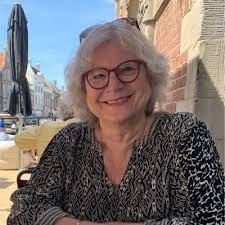 In de laatste periode van het afgelopen collegejaar heb ik mijn  bachelorscriptie geschreven over de mechanismen waarmee uropathogene E.