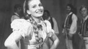 7 months ago 7 months ago. Saga Krasy A Ja Taka Dzivocka Folk Song From Eastern Slovakia Slovak Folk Music Youtube